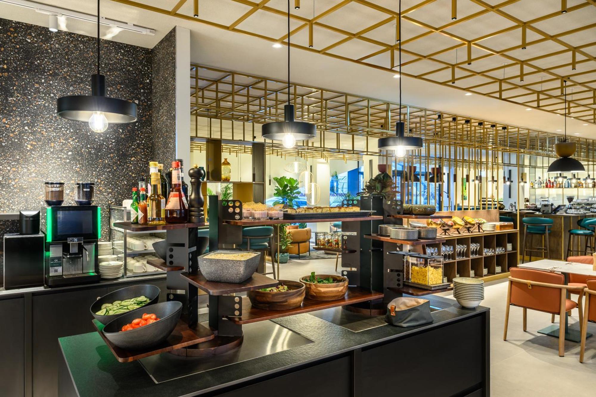 Hilton Garden Inn Debrecen City Center Buitenkant foto