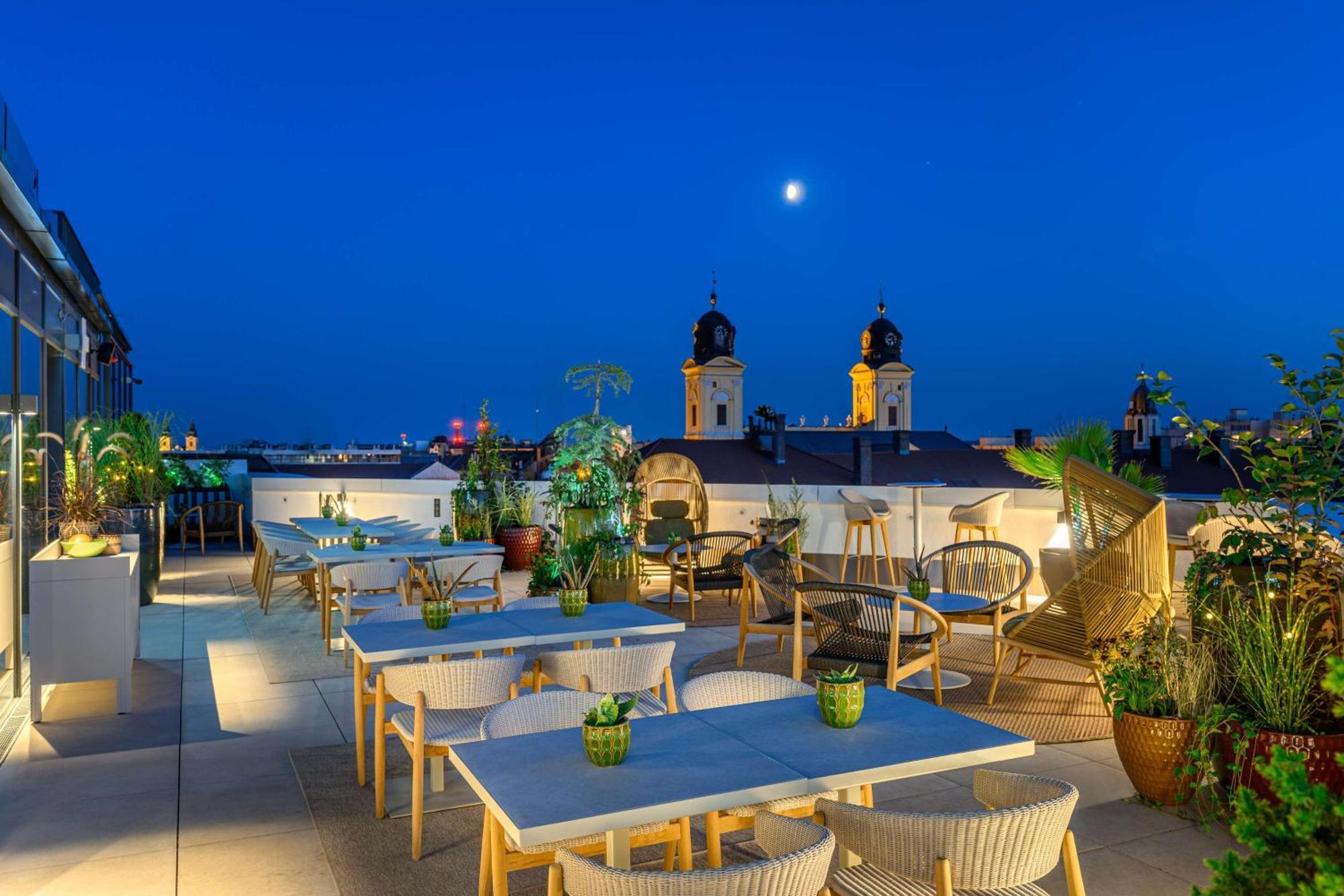 Hilton Garden Inn Debrecen City Center Buitenkant foto